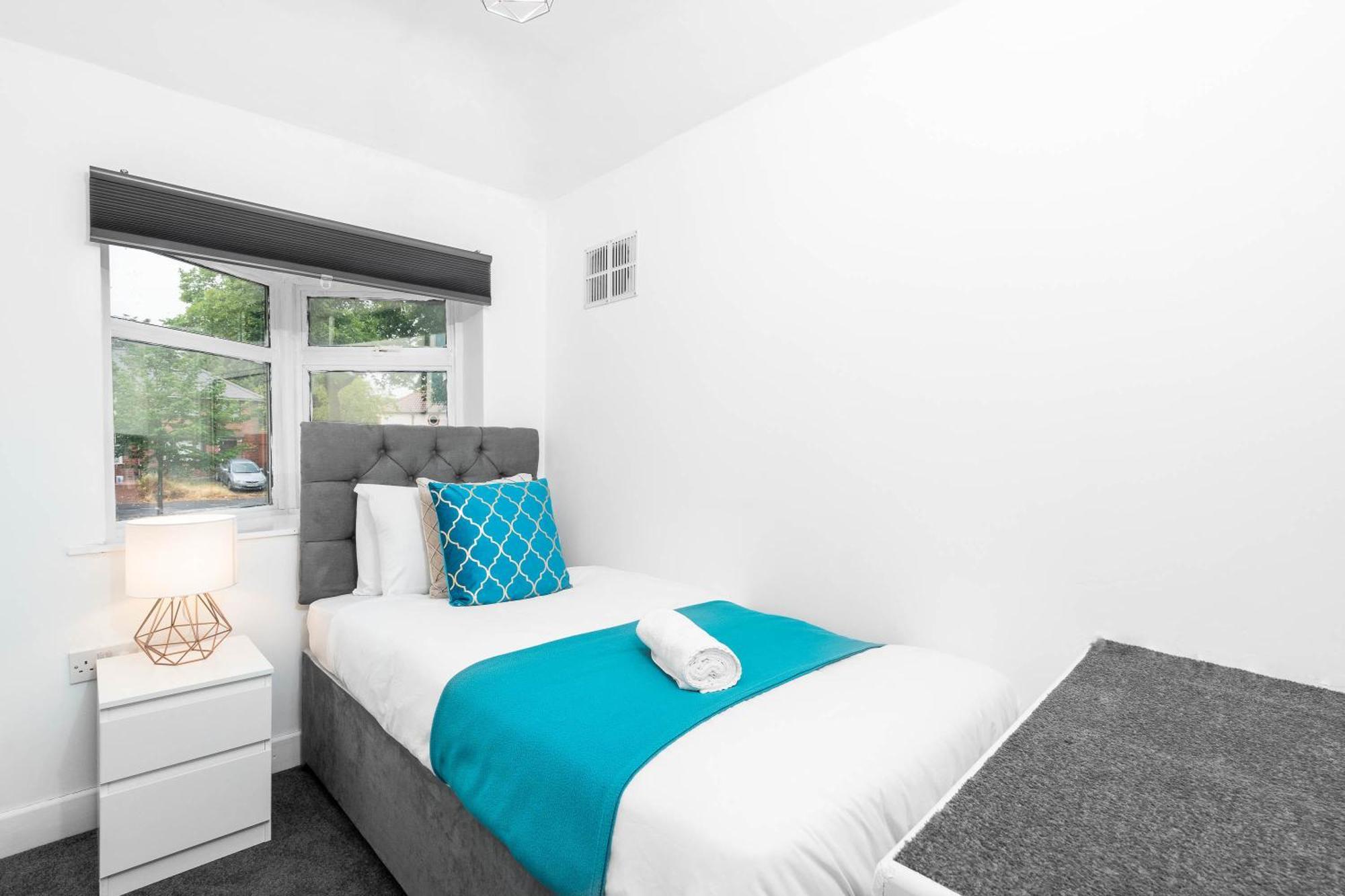 4 Bedroom House - Accommodates 7 - Garden - Parking - Netflix - Wifi - 559T Birmingham Buitenkant foto