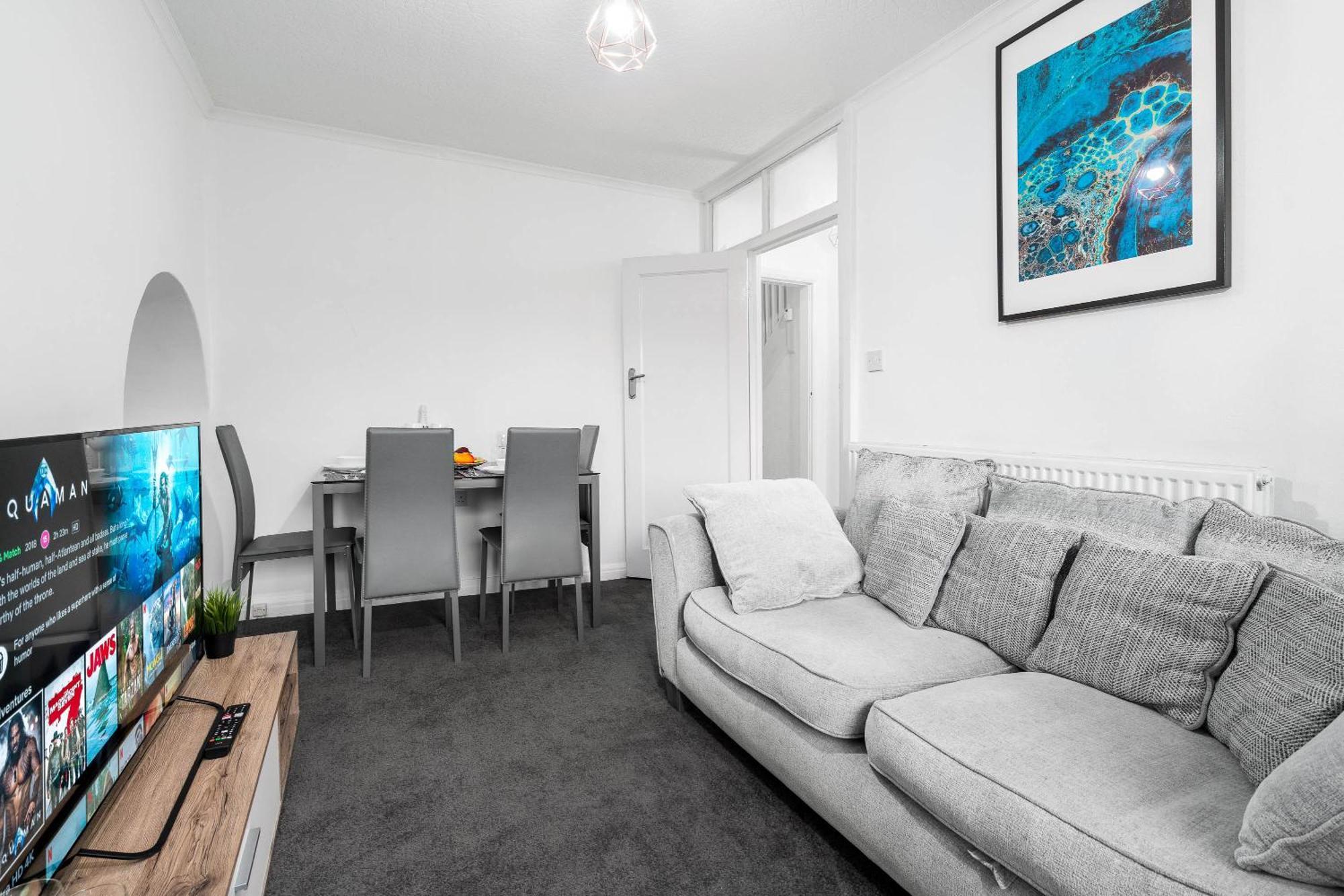 4 Bedroom House - Accommodates 7 - Garden - Parking - Netflix - Wifi - 559T Birmingham Buitenkant foto