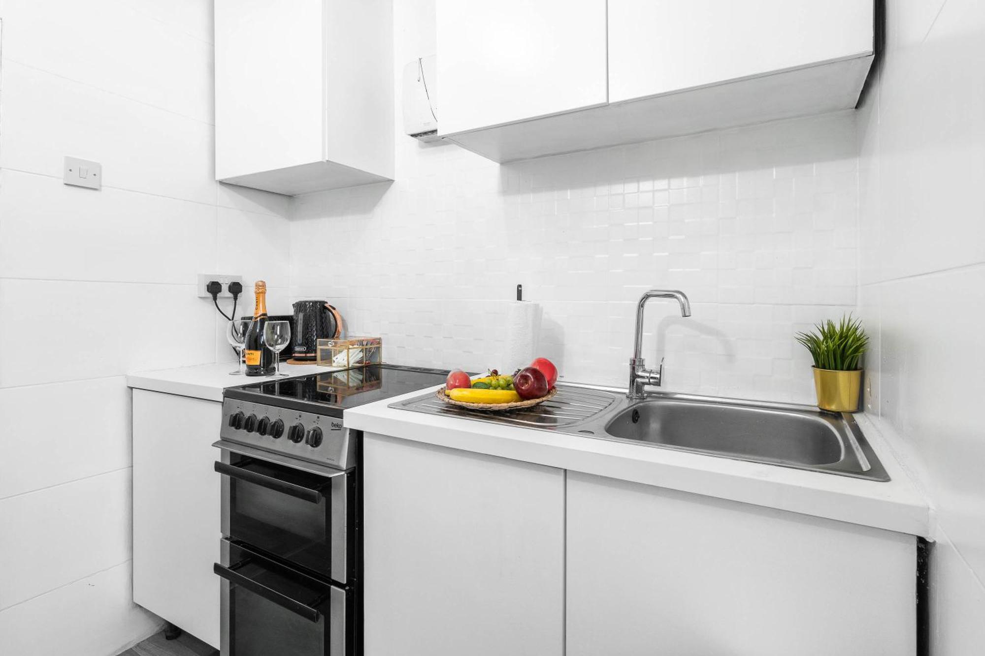 4 Bedroom House - Accommodates 7 - Garden - Parking - Netflix - Wifi - 559T Birmingham Buitenkant foto