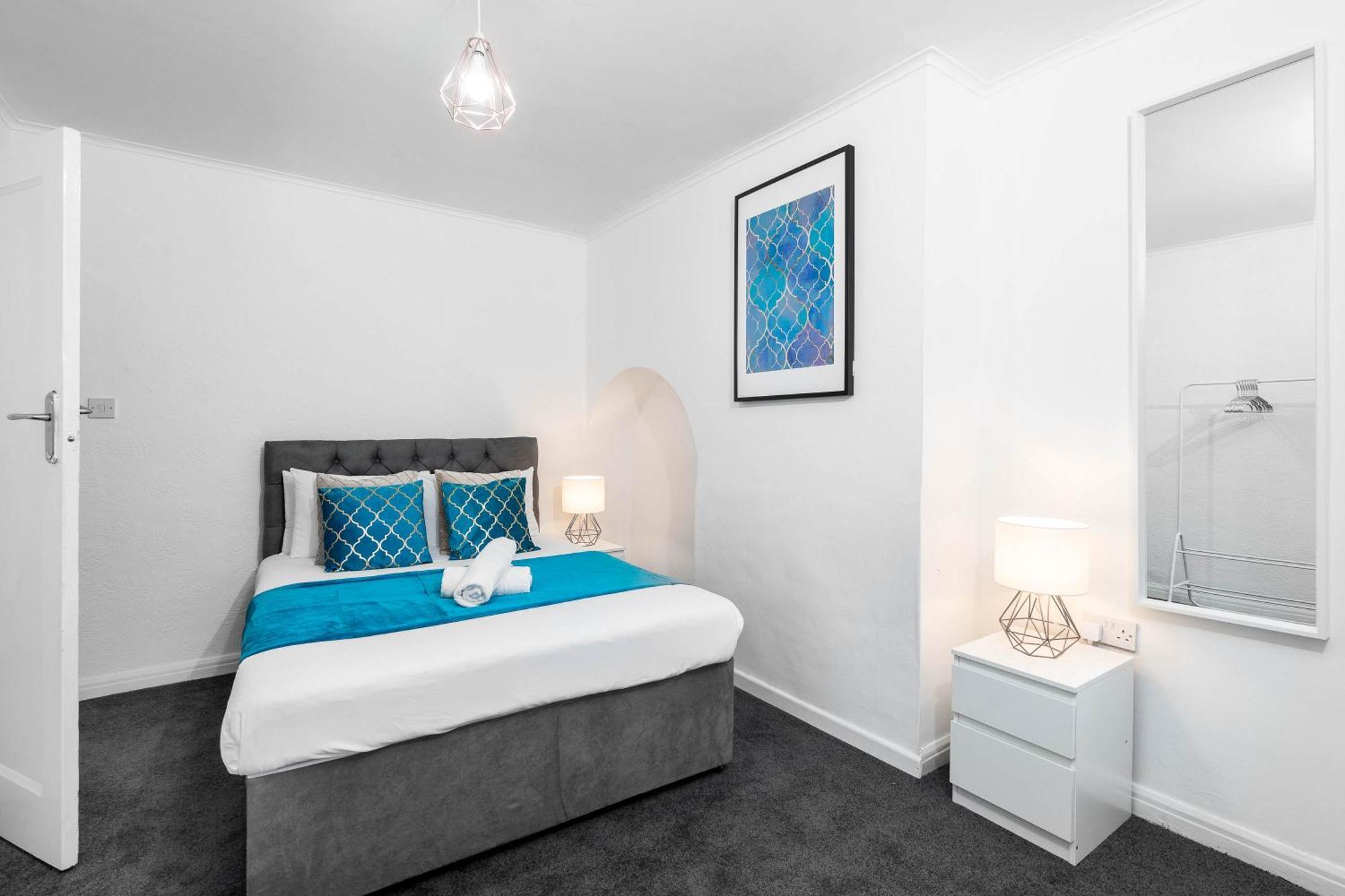 4 Bedroom House - Accommodates 7 - Garden - Parking - Netflix - Wifi - 559T Birmingham Buitenkant foto